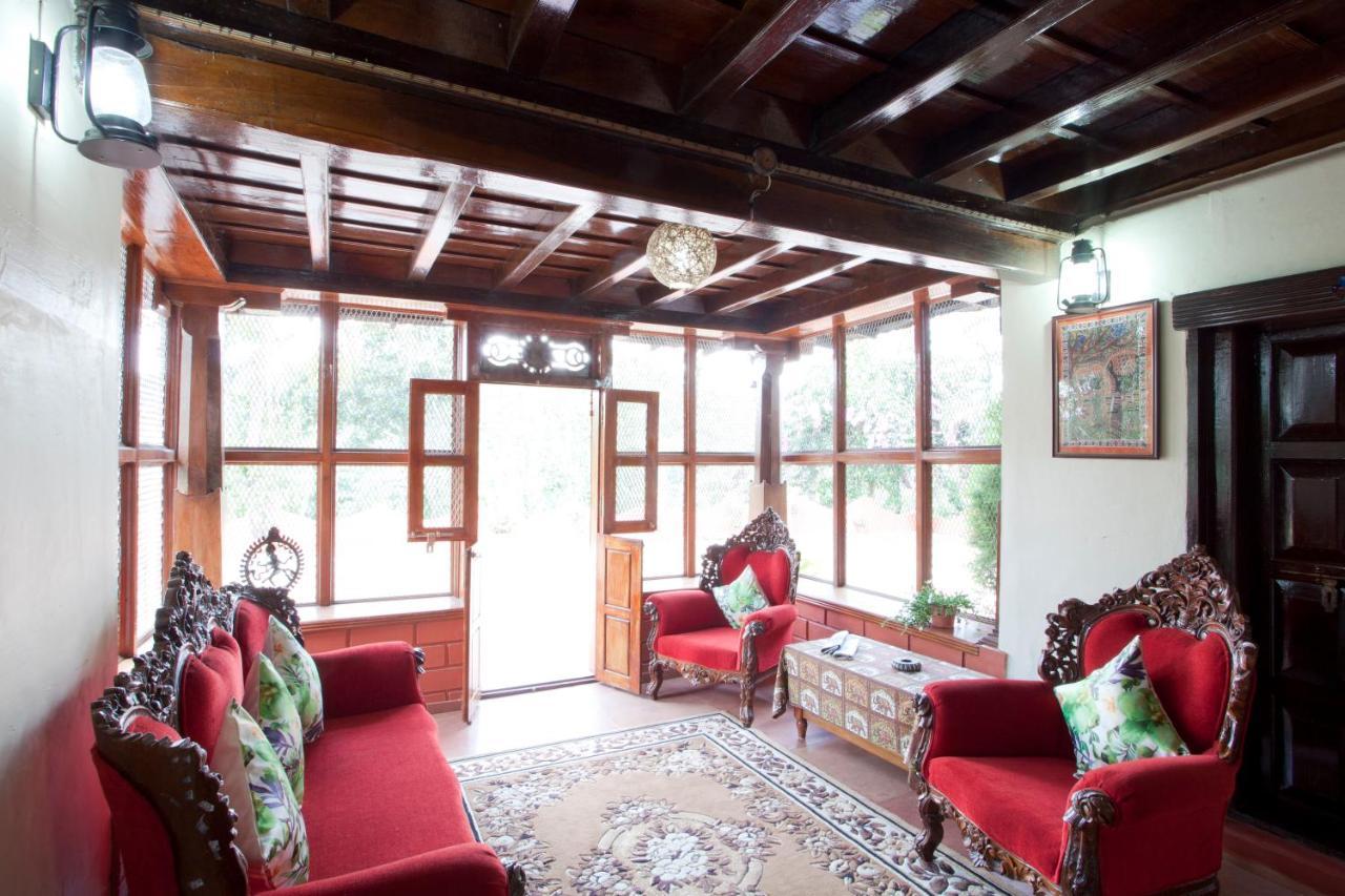 Sardar Bahadur'S Heritage Bungalow Estate Stay Napoklu Exterior photo